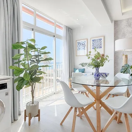 Hanami Avenida De Espana Sea Front Apartment Estepona